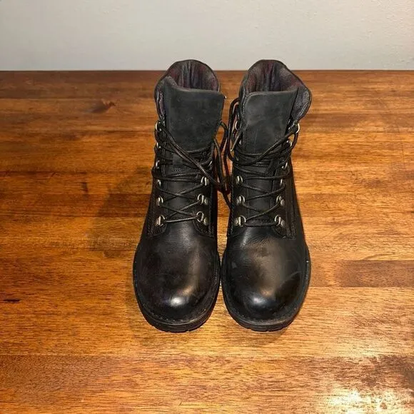 NWOB Born Codi Lace Up Waterproof Boots