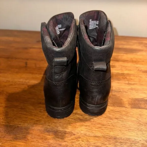 NWOB Born Codi Lace Up Waterproof Boots
