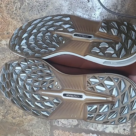 NWOB FootJoy Premiere Series - Field Spikeless DryJoy Golf Shoes Size 9.5