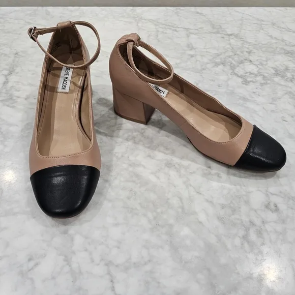 NWOB Steve Madden Eli Pumps‎ Nude and Black size 9.5