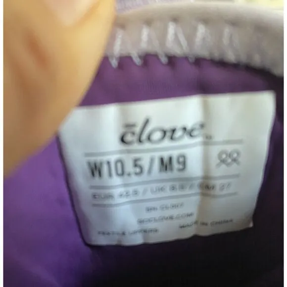 NWOB Unisex Clove Classic Core Collection Lavender Comfortable Shoes  W10.5/M 9