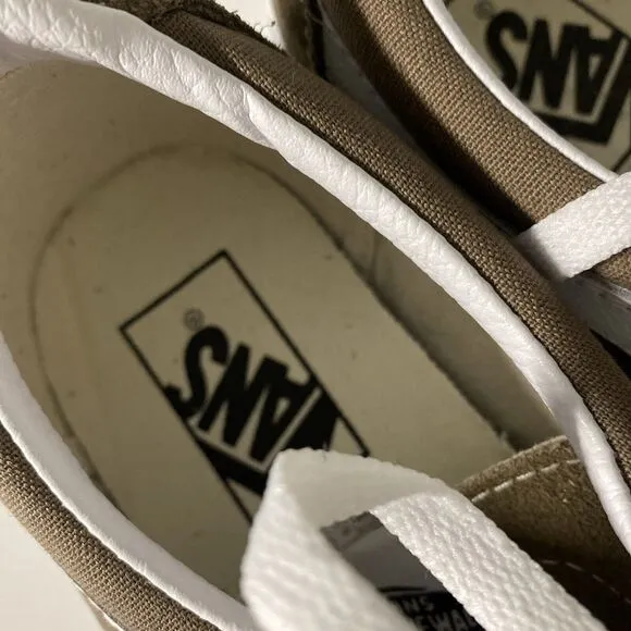NWOB VANS Sk8 Low Shoes Sneaker Taupe White Leather Suede Lace Up M8.5 W…