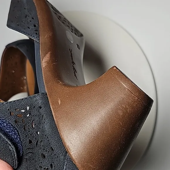 NWOT Easy Spirit Cindie Mary Jane Heels Ankle Strap Block Heel Round Toe Blue 10