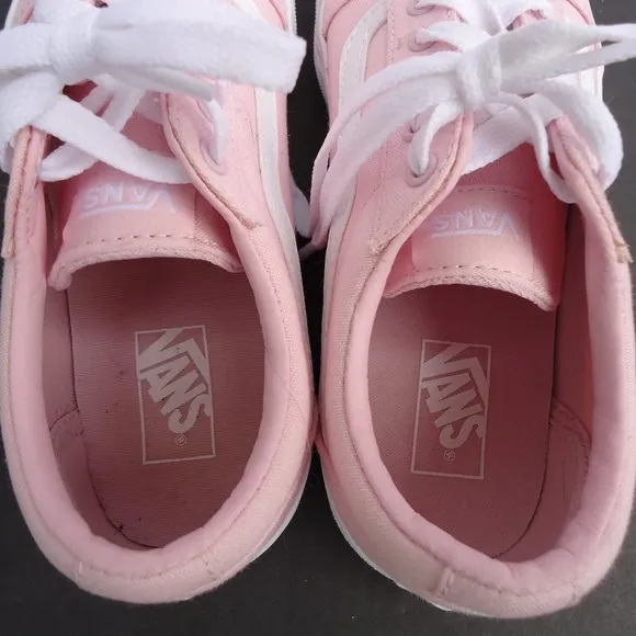 NWOT. SIZE 4.0. Missy VANS low top pink sneakers shoes.