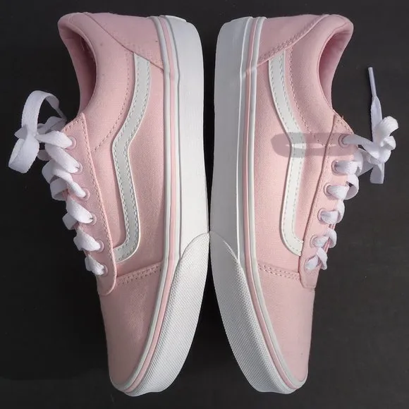 NWOT. SIZE 4.0. Missy VANS low top pink sneakers shoes.