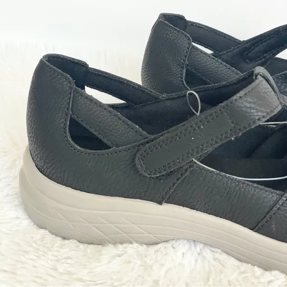 NWT 10 croft and barrow gray and black comfortable lightweight walking shoes