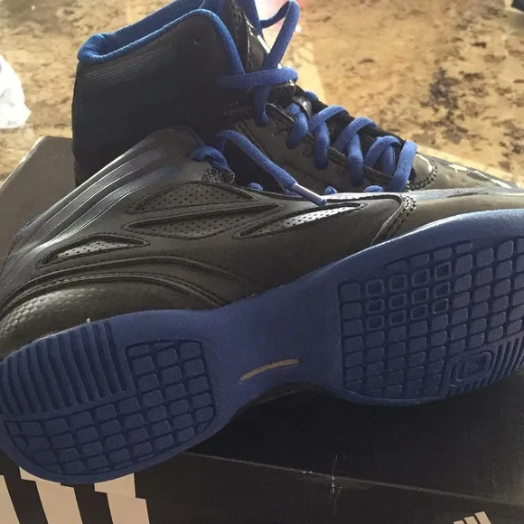 NWT Adidas boys basketball shoes