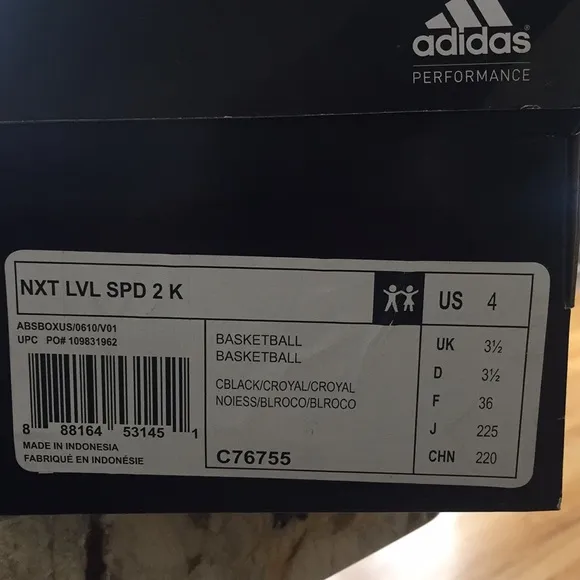 NWT Adidas boys basketball shoes