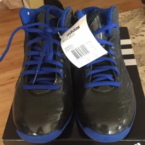 NWT Adidas boys basketball shoes