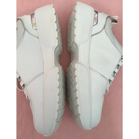 NWT Concept by Skechers to top it off white silver athletic shoes size 8