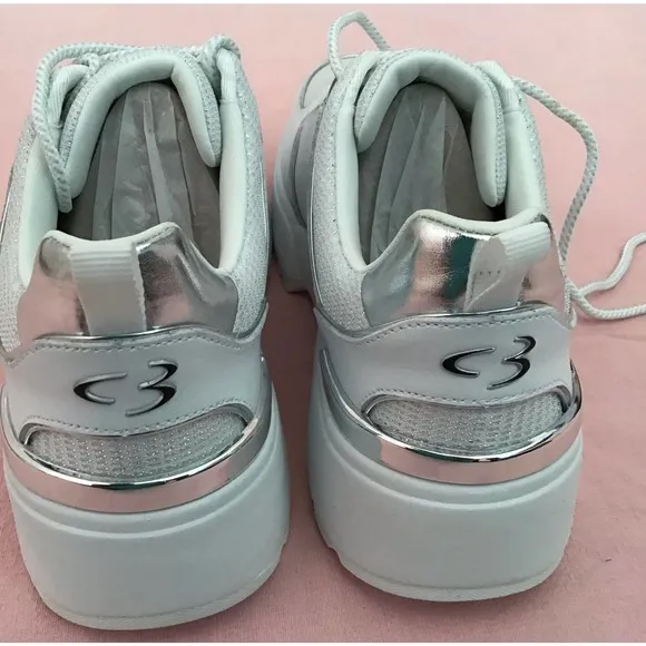 NWT Concept by Skechers to top it off white silver athletic shoes size 8