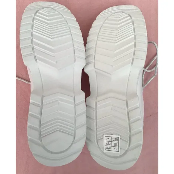 NWT Concept by Skechers to top it off white silver athletic shoes size 8