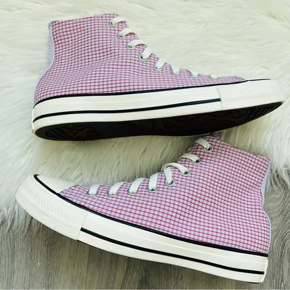 NWT Converse Chuck Taylor All Star Checkered Women’s Shoes