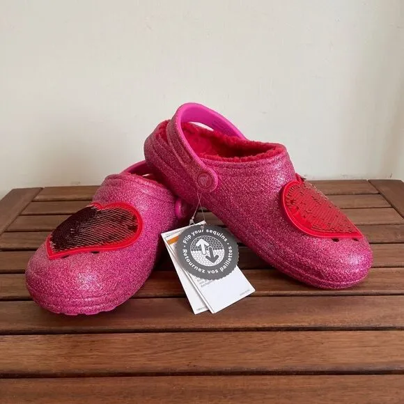 NWT Crocs Classic Lined Valentine’s Day 2023 Clog Women Size 8 (208385-6EN)