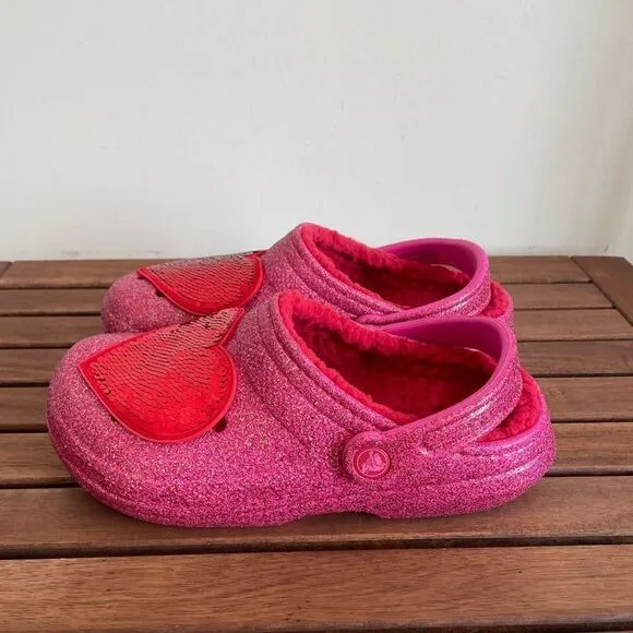NWT Crocs Classic Lined Valentine’s Day 2023 Clog Women Size 8 (208385-6EN)
