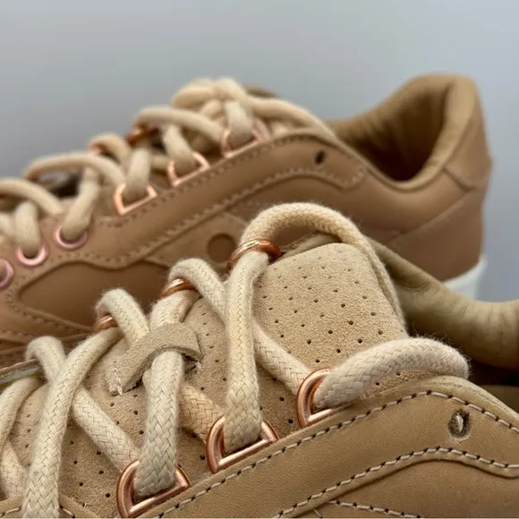 NWT Saucony Originals Freedom Runner Deluxe Tan ALL Leather Mens Brown Sneakers