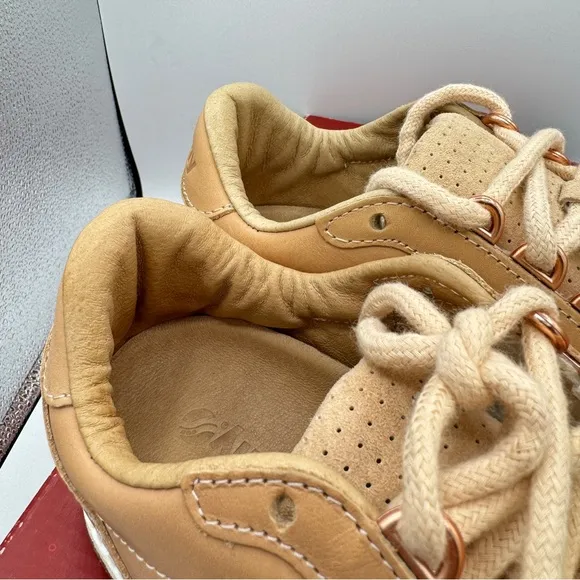 NWT Saucony Originals Freedom Runner Deluxe Tan ALL Leather Mens Brown Sneakers