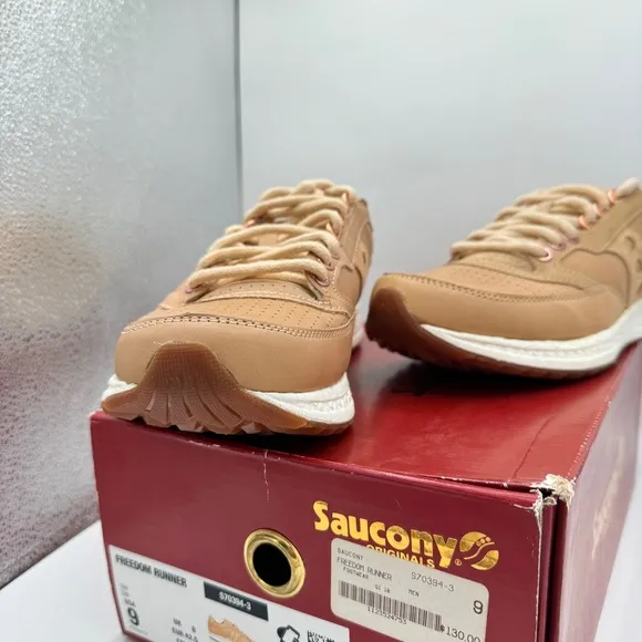 NWT Saucony Originals Freedom Runner Deluxe Tan ALL Leather Mens Brown Sneakers