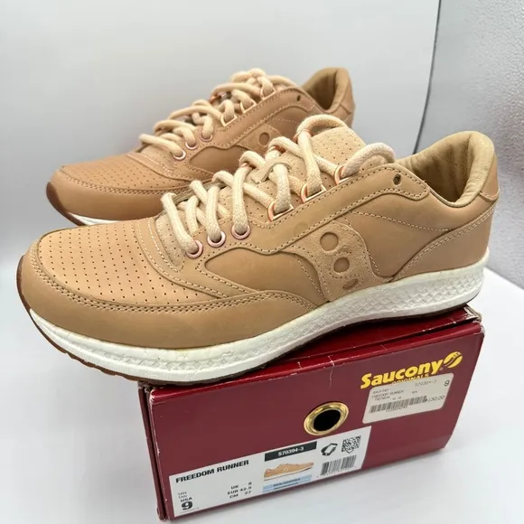 NWT Saucony Originals Freedom Runner Deluxe Tan ALL Leather Mens Brown Sneakers