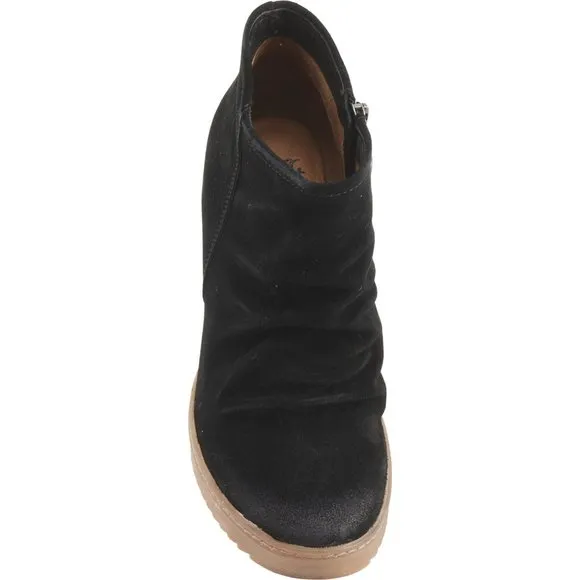 NWT Sofft Siri Wedge Booties Waterproof Suede  391S0