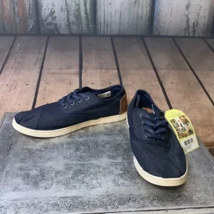 NWT Toms Blue &amp; Tan Tie Up Low Top Shoes Size 9