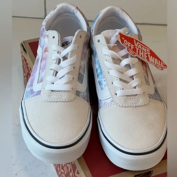 NWT! Vans Ward Pastel Heart Tie Dye Low Top Shoes Womens size 6 Brand new 🦄💜