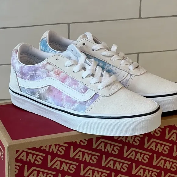 NWT! Vans Ward Pastel Heart Tie Dye Low Top Shoes Womens size 6 Brand new 🦄💜
