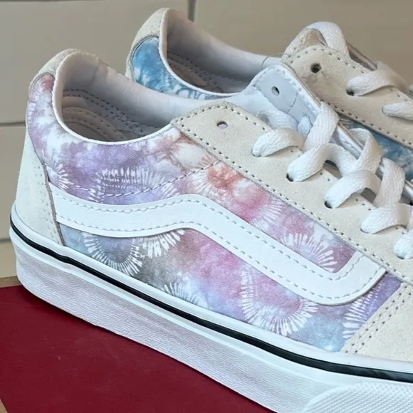 NWT! Vans Ward Pastel Heart Tie Dye Low Top Shoes Womens size 6 Brand new 🦄💜