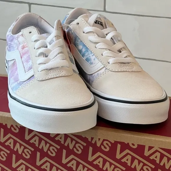 NWT! Vans Ward Pastel Heart Tie Dye Low Top Shoes Womens size 6 Brand new 🦄💜