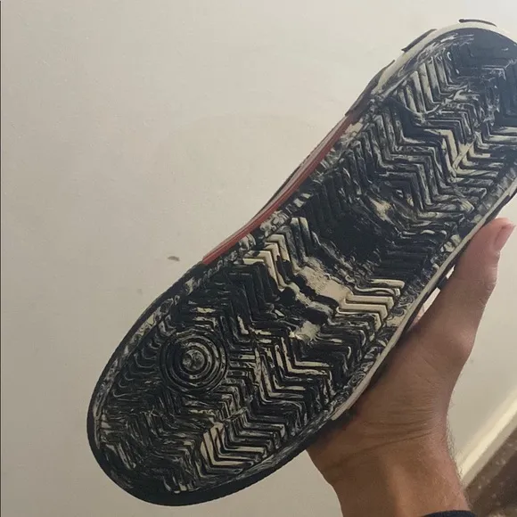 Off-White “Low top Vulcanized” missing tag