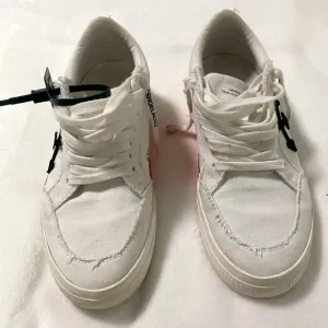 Off-White Low Vulcanized Canvas Low Top White Black Sneakers Size 41 (8)