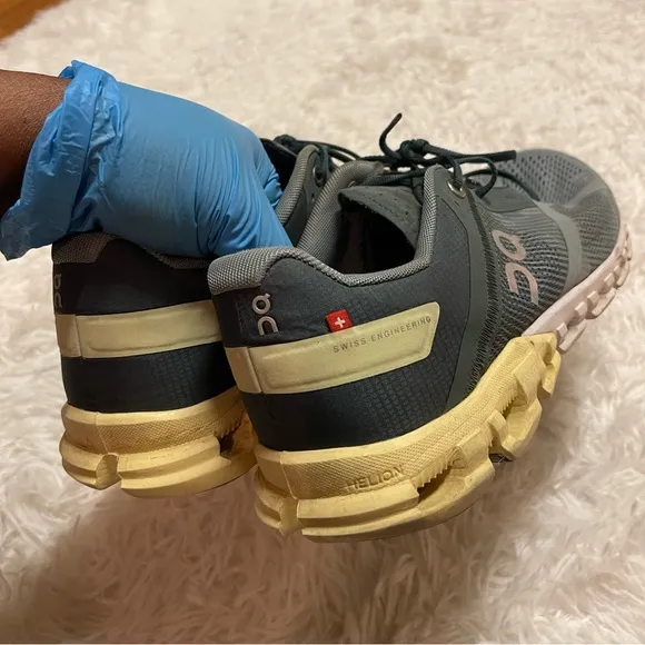 ON CLOUD HELION SWISS ENGINEERED RUNNING SHOES