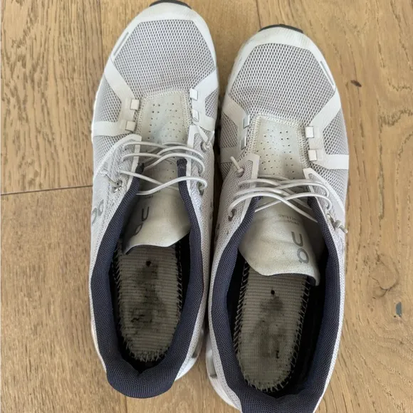 On Cloud Mens 5 Low Glacier White (Grey) Size 11.5