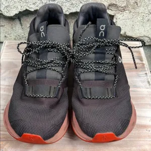 On cloud Running womens Black and Red Athletic Shoes size 10.5   S26