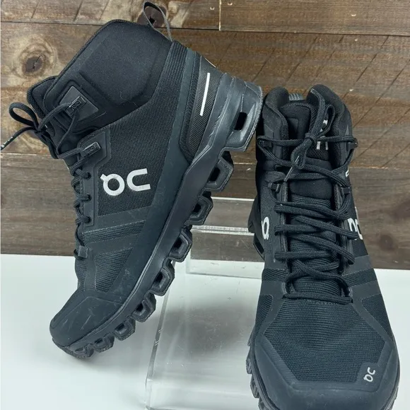 On Men's Cloudrock 2 Waterproof Black Hiking Boots Shoes Size US 7 EUC