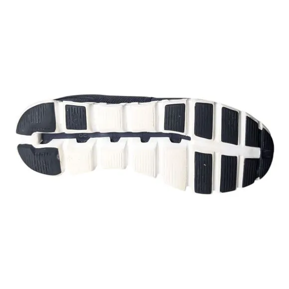 ON RUNNING Cloud 5 Running Shoes Size 9