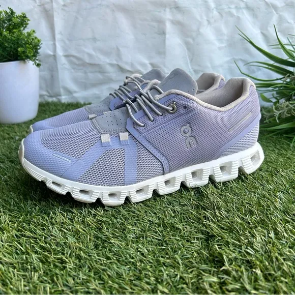 On Running On Cloud 5 Color: Nimbus/Alloy women 9.5 gently used