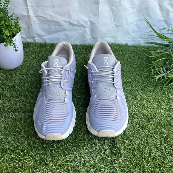 On Running On Cloud 5 Color: Nimbus/Alloy women 9.5 gently used