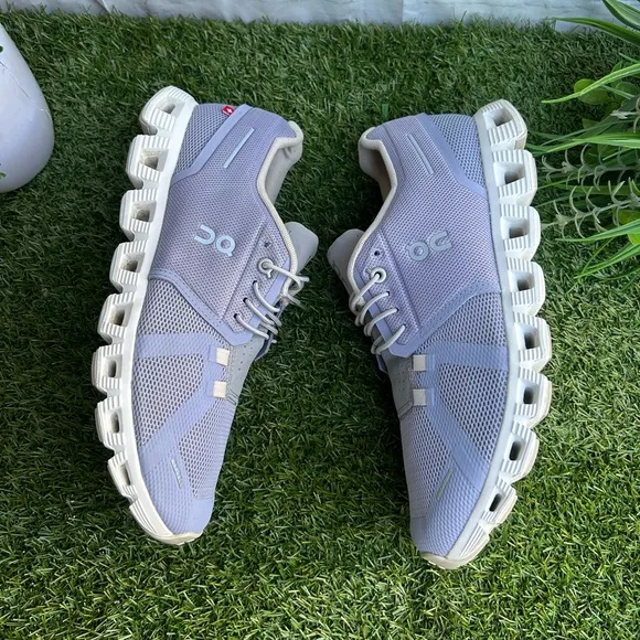 On Running On Cloud 5 Color: Nimbus/Alloy women 9.5 gently used
