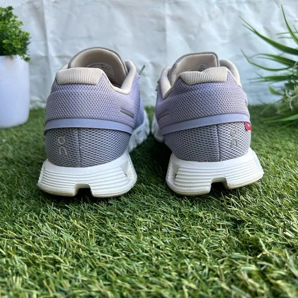 On Running On Cloud 5 Color: Nimbus/Alloy women 9.5 gently used
