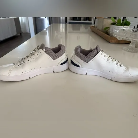 On Running The Roger Advantage Trainers Sneaker Shoes Womens Size 10 White Lilac