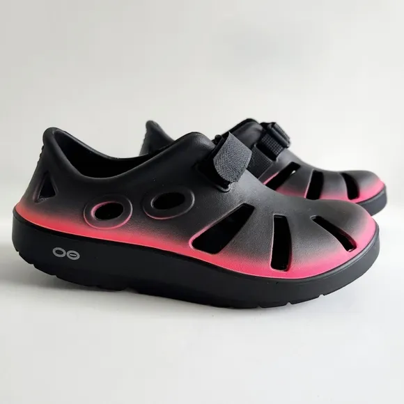 OOFOS Oocandoo Waterproof Open Shoes, Black &amp; Pink, Unisex W8/M6