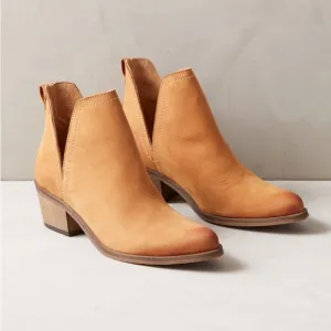 OVERLANDCassidy Leather Ankle Boots distressed tan cognac V-cut sides size 9
