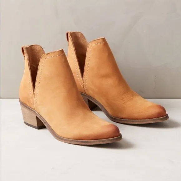 OVERLANDCassidy Leather Ankle Boots distressed tan cognac V-cut sides size 9