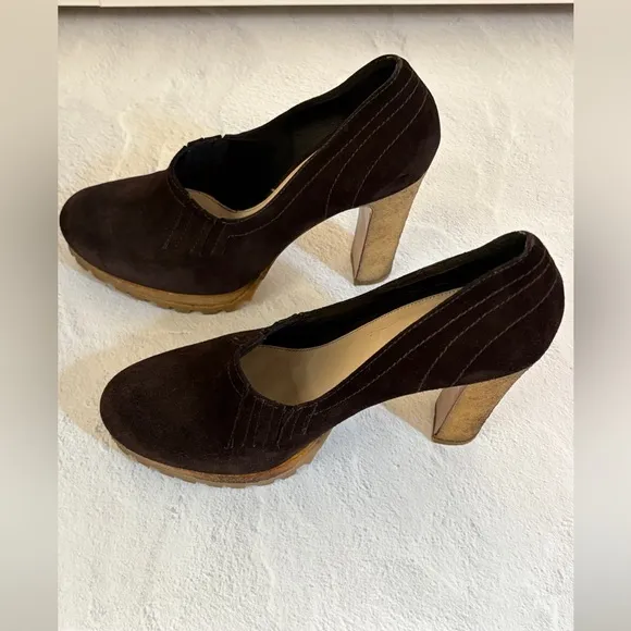 Prada Women's Brown Suede Shoes; Calzature Donna 39