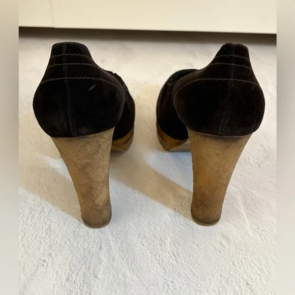 Prada Women's Brown Suede Shoes; Calzature Donna 39