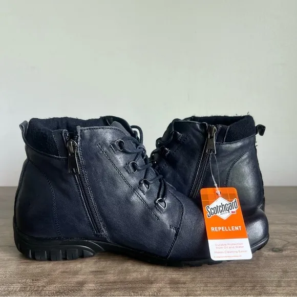 Propet Delaney Women's Navy Leather WP Ankle Boot Size 9.5 Narrow (AA) SKU#24786