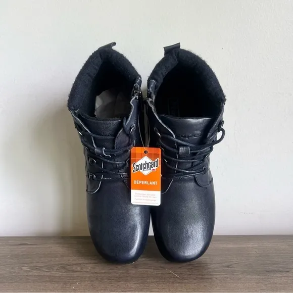 Propet Delaney Women's Navy Leather WP Ankle Boot Size 9.5 Narrow (AA) SKU#24786