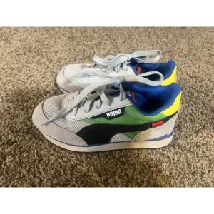 Puma Kids Sneakers size 2.5 C