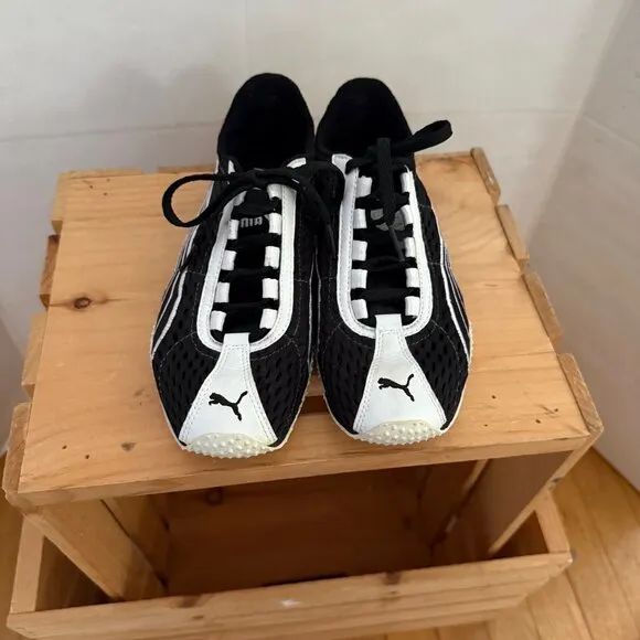 Puma Size 6.5 Black &amp; White Harambee Low Top Athletic Soccer Training Shoes